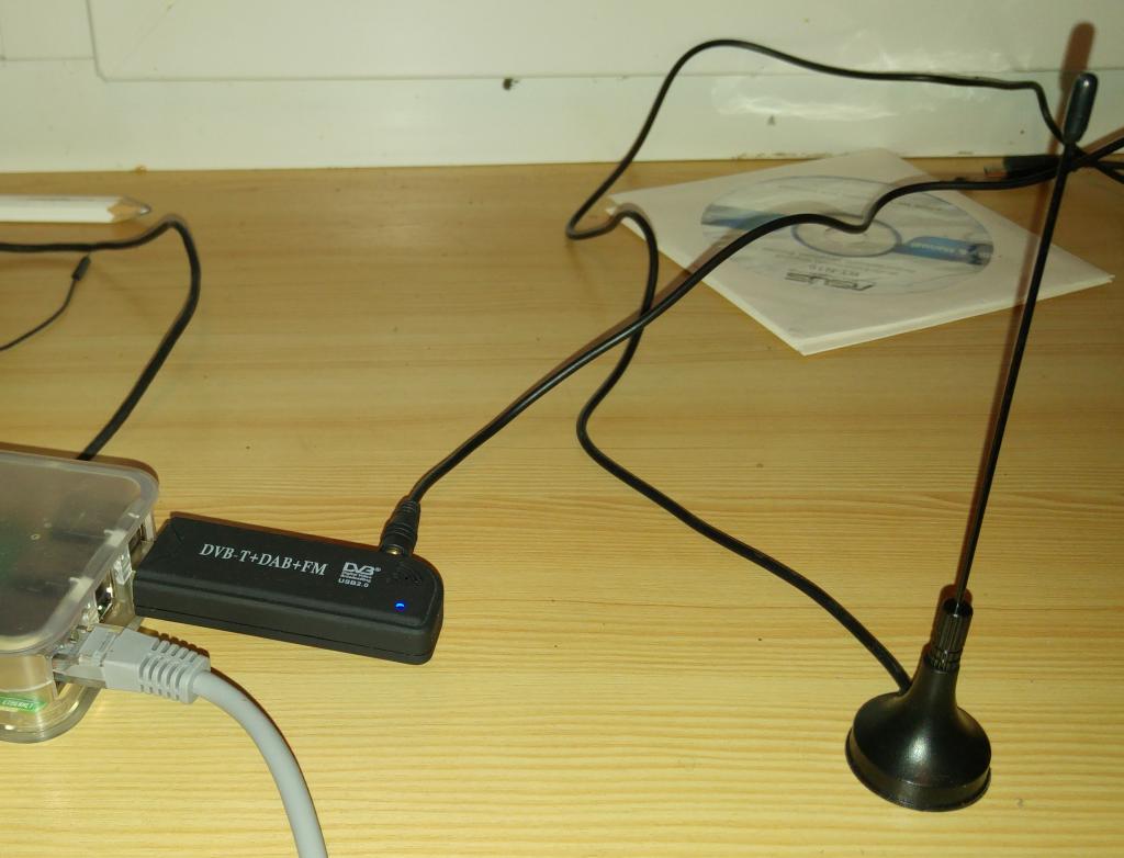 rtlsdr dongle with antenna
